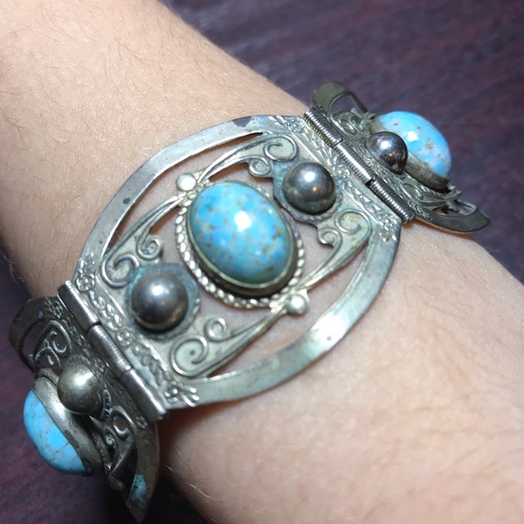 see in pictures Jewelry - Gemstone vintage bracelet. Marked.